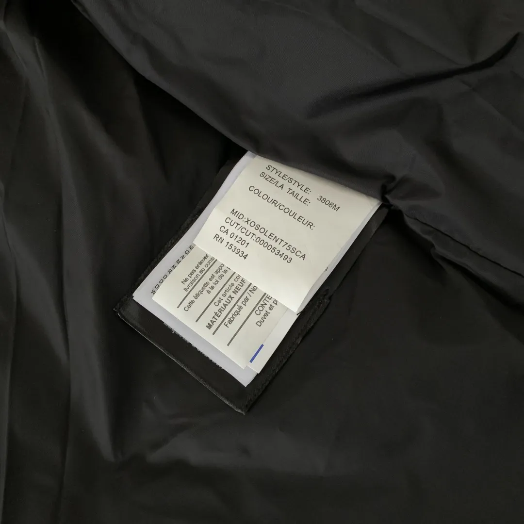 Style number: Y 82 Canada goose/Canada Goose Wyndham M 29 parka down jackets, Authentic original version, you need to compare with Authentic at any time, accessories are all customized from the original factory 💯The fabric is compared to the softness and hardness of Authentic, and can be restored by kneading at will (fabric misunderstanding: fabrics that are not high hardness are waterproof. Only those who buy this year's latest Authentic version will notice the softness and comfort of the fabric) 💯Authentic white duck down synchronized with down, fluffy and not clumping, electronically controlled down filling machine filled with down 💯Customized Authentic YKK military-grade copper core zipper puller, high hardness and no jamming 💯The fur collar is purchased from Western Canada coyote skin and is customized 💯Big goose label, collar label, washed label, tag, zipper cord, pocket label, back label, collar velvet, hook and loop, all details of cuffs are updated simultaneously with Authentic. The best version, the most complete color matching, the fighter in the world 29 battles all kinds of world goods Size: XS-XXL Color: Black red label Black black label Gray red label Gray black label Rice White Navy Blue color